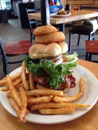 Backarack's Sports Bar & Grill